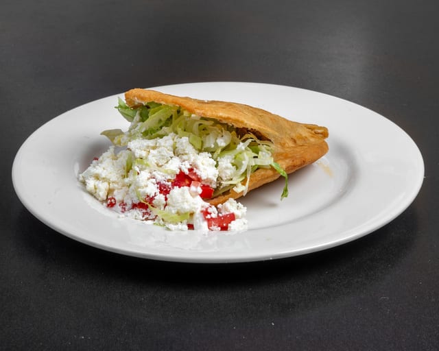 Gordita de Asada (steak).